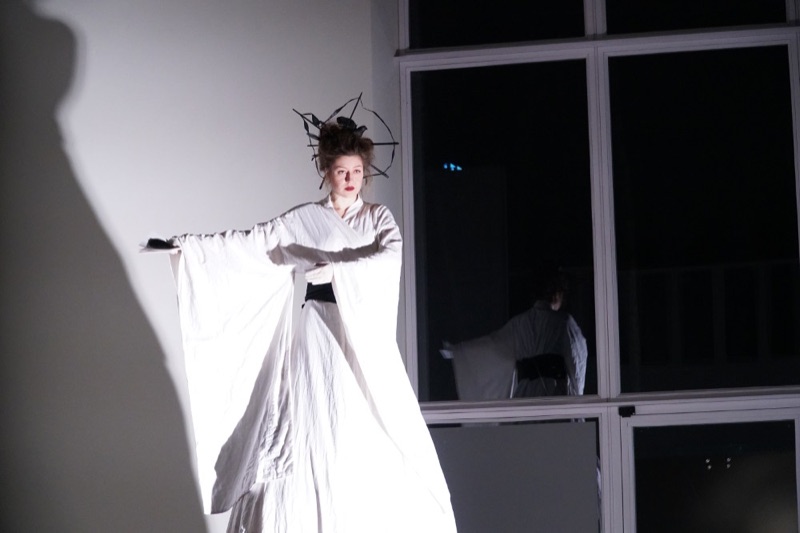 morphing lines, 2016 — Spatial installation and performance, Kunsthaus Dahlem, Berlin. Choreography: Nadja Raszewski